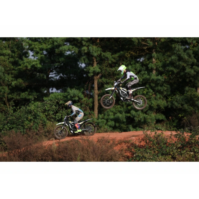 Cross Surron Ultra Bee HP 21kW - brązowy