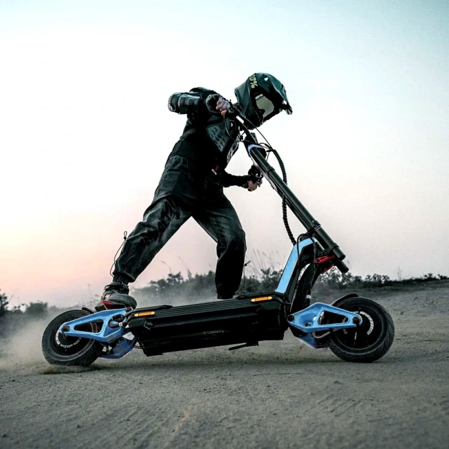 Inmotion RS - super-szybka wyczynowa hulajnoga elektryczna - prędkość 110km/h - zasięg 160km